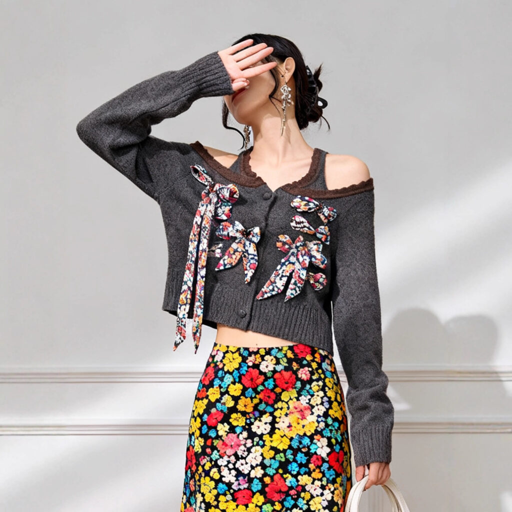Women's Cardigan Long Sleeve Sweater Manufacturer - MOQ 100 pcs - Style 1424