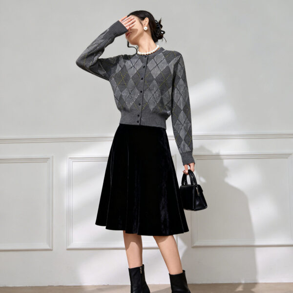 Women's Cardigan Crew Neck Long Sleeve Sweater Manufacturer - MOQ 100 pcs - Style 1426 Women's Cardigan Crew Neck Long Sleeve Sweater Manufacturer - MOQ 100 pcs - Style 1426