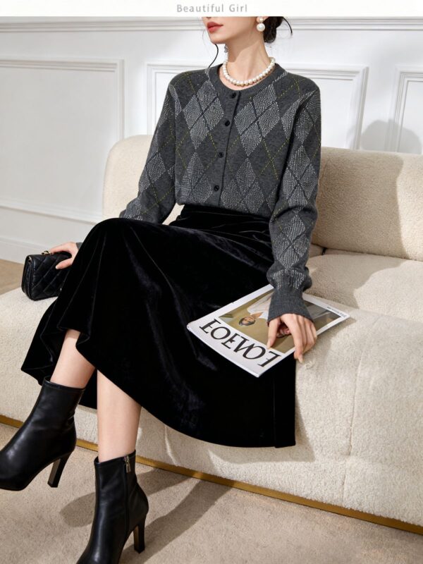 Women's Cardigan Crew Neck Long Sleeve Sweater Manufacturer - MOQ 100 pcs - Style 1426 Women's Cardigan Crew Neck Long Sleeve Sweater Manufacturer - MOQ 100 pcs - Style 1426