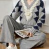 Women's Pullover V Neck Long Sleeve Sweater Manufacturer - MOQ 100 pcs - Style 41105