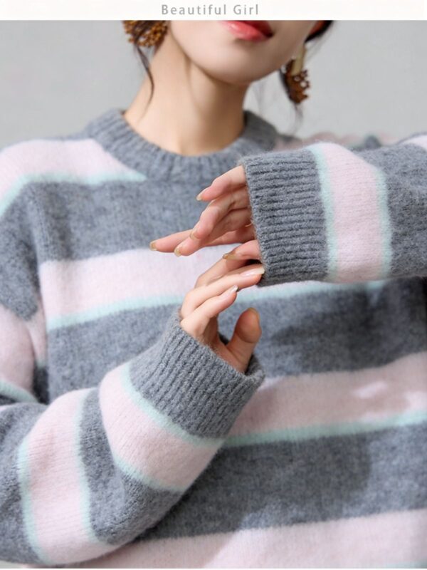 Women's Pullover Crew Neck Long Sleeve Sweater Manufacturer - MOQ 100 pcs - Style 41106
