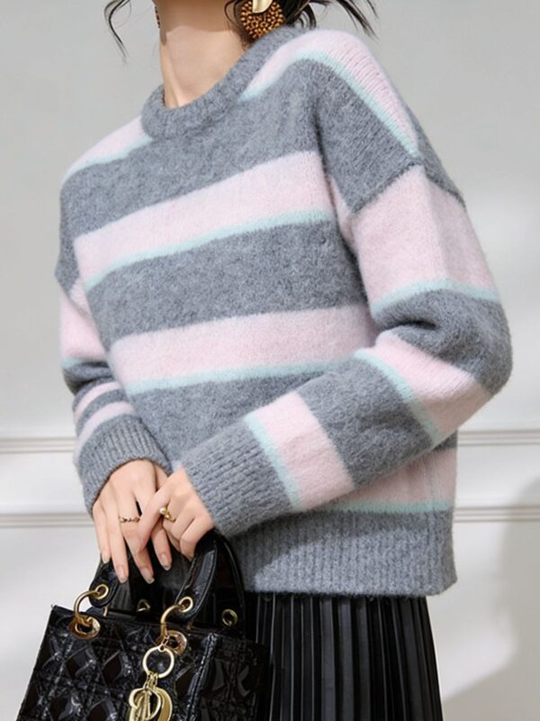 Women's Pullover Crew Neck Long Sleeve Sweater Manufacturer - MOQ 100 pcs - Style 41106