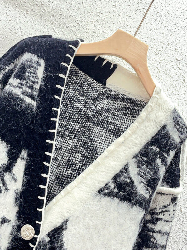 Women's Angora Goat Wool V Neck Long Sleeve Sweater Manufacturer - MOQ 100 pcs - Style 52016