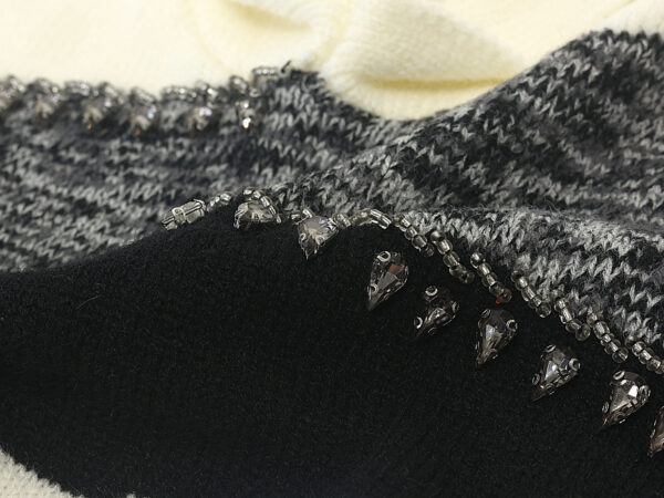 Women's Pullover Long Sleeve Sweater Manufacturer - MOQ 100 pcs - Style 58020