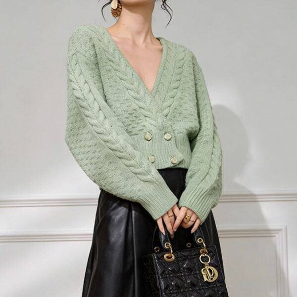Women's V Neck Long Sleeve Sweater Manufacturer - MOQ 100 pcs - Style 7020