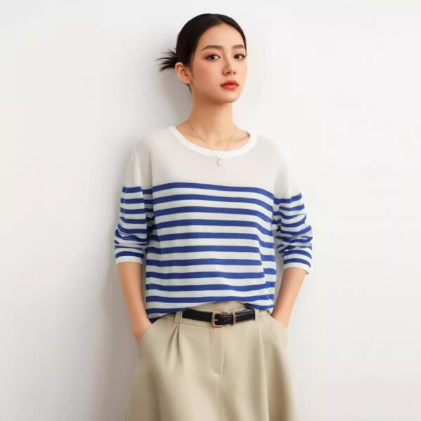 Women's Pullover Crew Neck Sweater Manufacturer - MOQ 100 pcs - Style 7044
