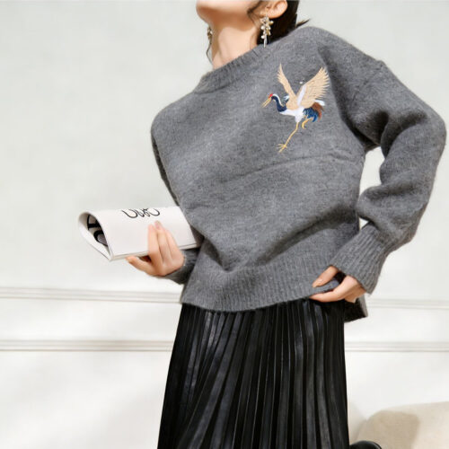 Women's Pullover Crew Neck Long Sleeve Sweater Manufacturer - MOQ 100 pcs - Style 7083
