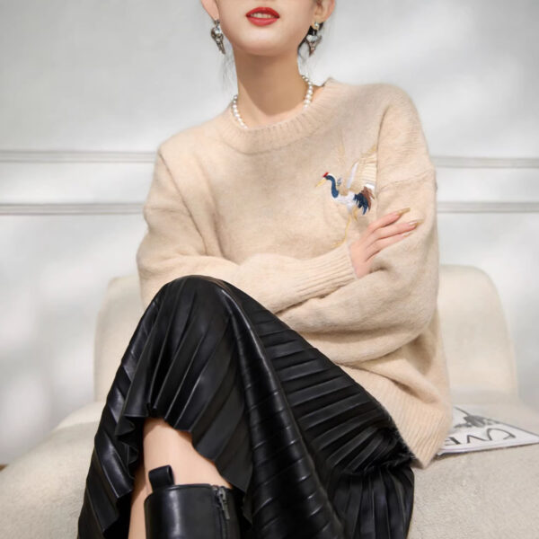 Women's Pullover Crew Neck Long Sleeve Sweater Manufacturer - MOQ 100 pcs - Style 7083