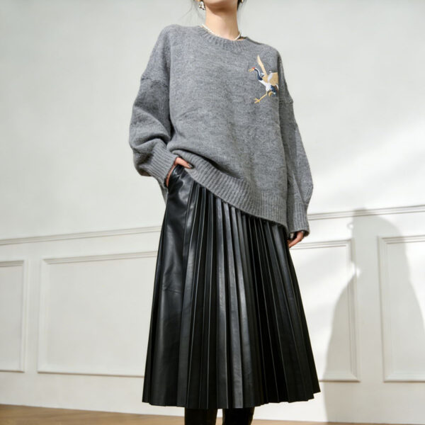 Women's Pullover Crew Neck Long Sleeve Sweater Manufacturer - MOQ 100 pcs - Style 7083