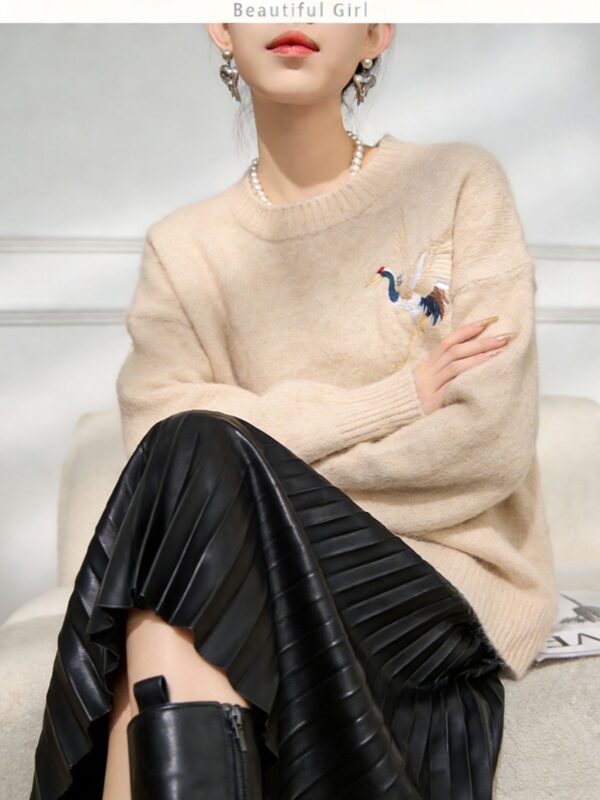 Women's Pullover Crew Neck Long Sleeve Sweater Manufacturer - MOQ 100 pcs - Style 7083