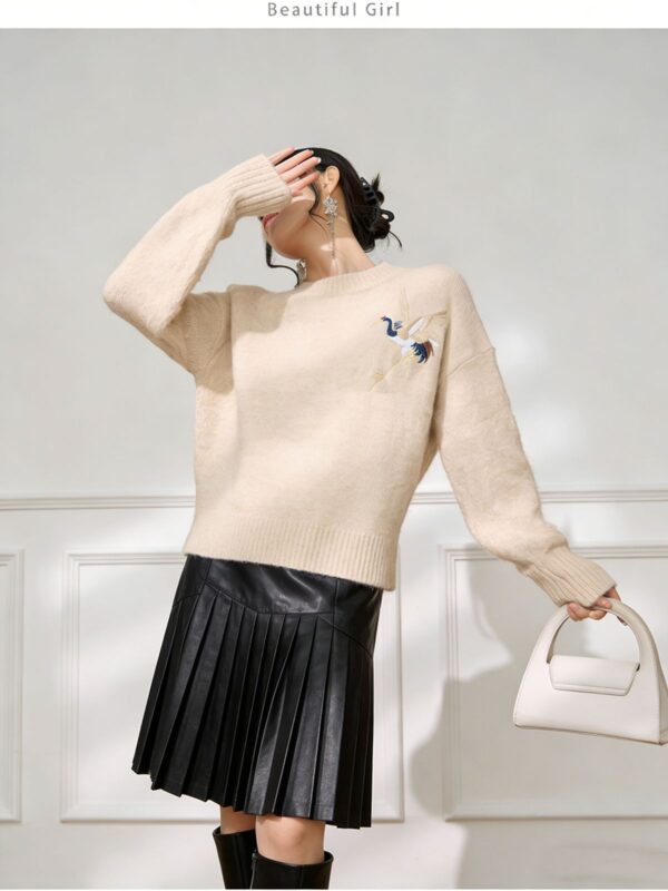 Women's Pullover Crew Neck Long Sleeve Sweater Manufacturer - MOQ 100 pcs - Style 7083