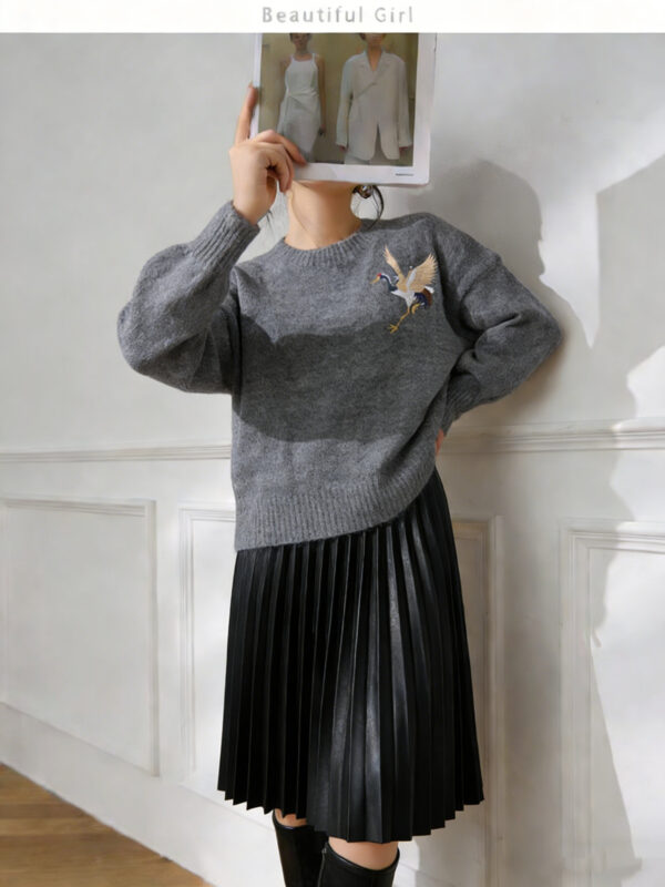 Women's Pullover Crew Neck Long Sleeve Sweater Manufacturer - MOQ 100 pcs - Style 7083