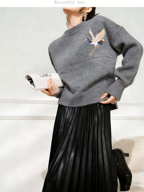 Women's Pullover Crew Neck Long Sleeve Sweater Manufacturer - MOQ 100 pcs - Style 7083