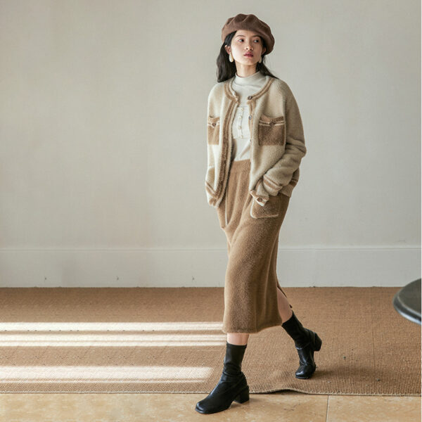 Women's Cardigan Crew Neck Long Sleeve Sweater Manufacturer - MOQ 100 pcs - Style 7115
