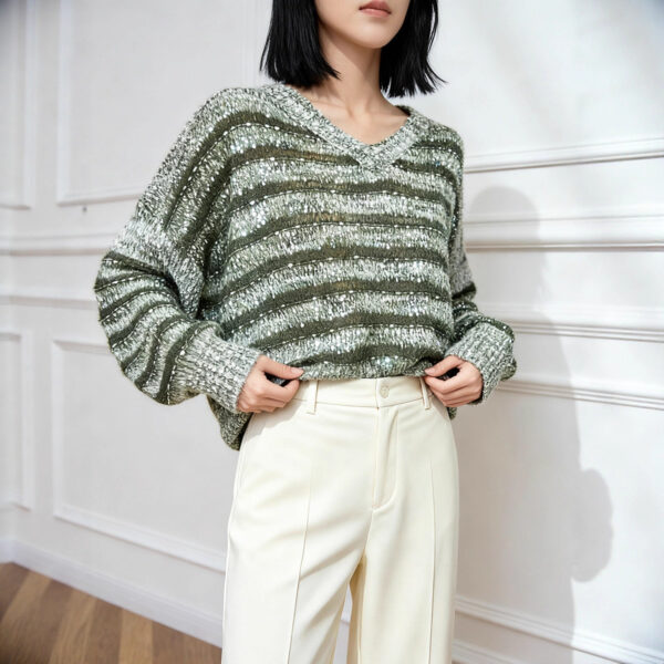 Women's Pullover Long Sleeve Sweater Manufacturer - MOQ 100 pcs - Style 7136