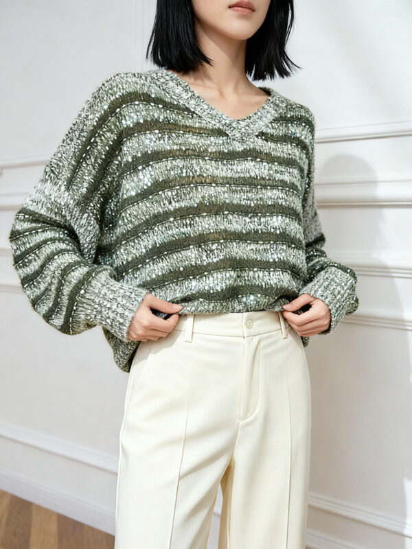 Women's Pullover Long Sleeve Sweater Manufacturer - MOQ 100 pcs - Style 7136