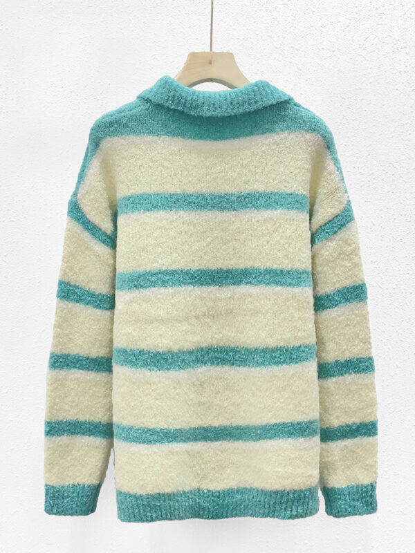 Women's Pullover Long Sleeve Sweater Manufacturer - MOQ 100 pcs - Style 7147