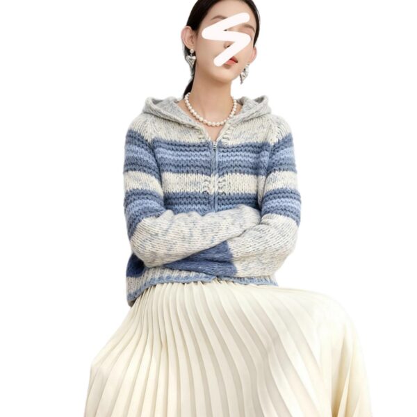 Women's Cardigan Long Sleeve Sweater Manufacturer - MOQ 100 pcs - Style 9024