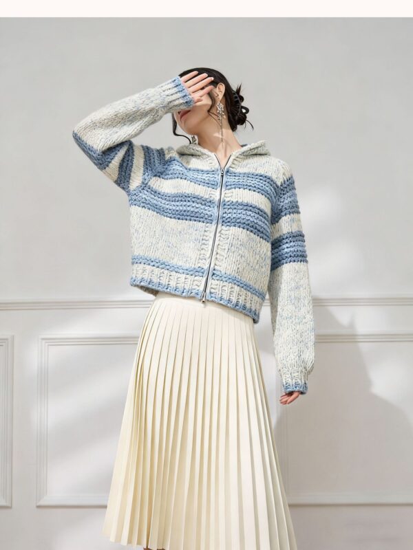 Women's Cardigan Long Sleeve Sweater Manufacturer - MOQ 100 pcs - Style 9024