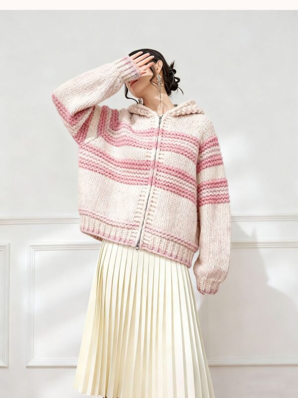Women's Cardigan Long Sleeve Sweater Manufacturer - MOQ 100 pcs - Style 9024